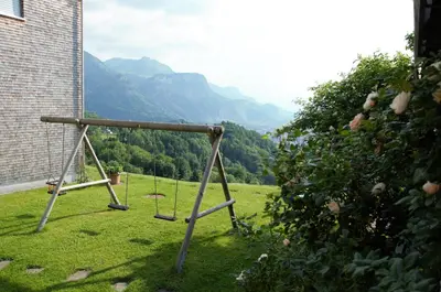 Ein allgemeiner Bergblick oder ein Berglick von des Hotels aus