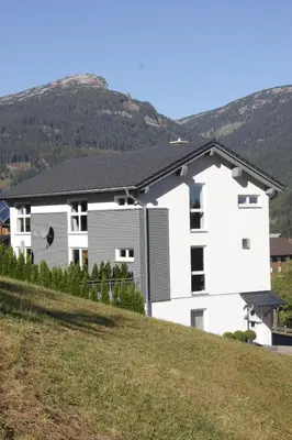 Ein allgemeiner Bergblick oder ein Berglick von der Ferienwohnung aus