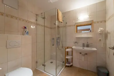 Ein Badezimmer in der Unterkunft Forsthaus Schoppernau