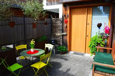 Ein Garten an der Unterkunft Ferienwohnung Rheintal