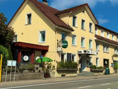Das Gebäude in dem sich die Pension befindet