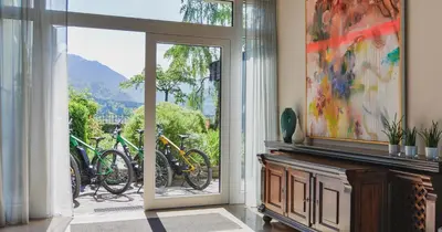 Ein allgemeiner Bergblick oder ein Berglick von des Hotels aus