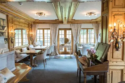 Ein Sitzbereich in der Unterkunft Pfefferkorn's Hotel
