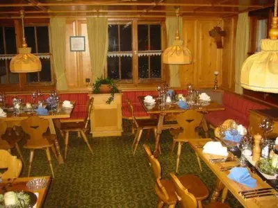 Ein Restaurant oder anderes Speiselokal in der Unterkunft Land- & Panoramagasthof Schöne Aussicht