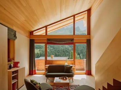 Ein Sitzbereich in der Unterkunft Rote Wand Gourmet Hotel, a Member of Design Hotels