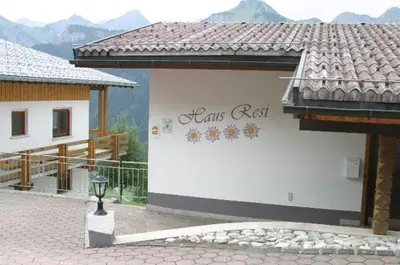 Ein allgemeiner Bergblick oder ein Berglick von der Ferienwohnung aus