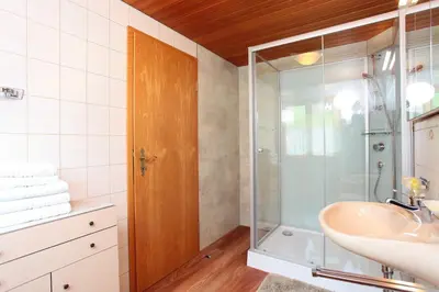 Ein Badezimmer in der Unterkunft Haus Derra