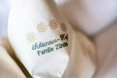 Ein Zertifikat, Auszeichnung, Logo oder anderes Dokument, das in der Unterkunft Schrannenhof ausgestellt ist