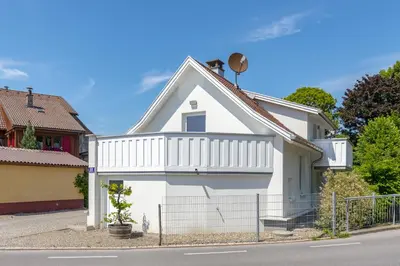 Das Gebäude in dem sich die Ferienwohnung befindet