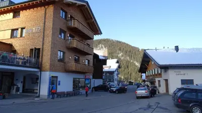 Ein allgemeiner Bergblick oder ein Berglick von der Pension aus
