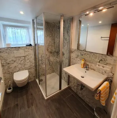 Ein Badezimmer in der Unterkunft Gästehaus Marlies