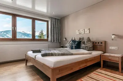 Ein allgemeiner Bergblick oder ein Berglick von der Ferienwohnung aus
