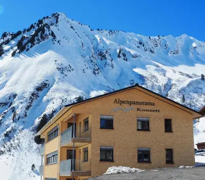 Ein allgemeiner Bergblick oder ein Berglick von der Ferienwohnung aus