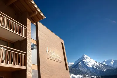 Ein allgemeiner Bergblick oder ein Berglick von des Hotels aus