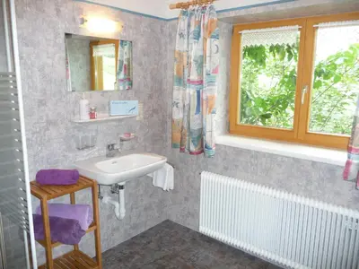 Ein Badezimmer in der Unterkunft Haus Moosbrugger