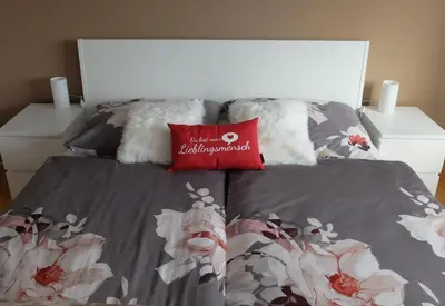 Ein Bett oder Betten in einem Zimmer der Unterkunft Ferienwohnung Elsa