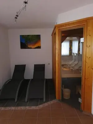 Ein Sitzbereich in der Unterkunft Haus Roswitha