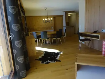Ein Sitzbereich in der Unterkunft Ferienwohnung Oberdamüls