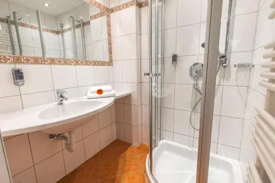 Ein Badezimmer in der Unterkunft Hotel Antonius