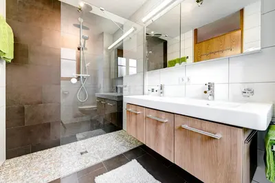 Ein Badezimmer in der Unterkunft Gartenferienwohnung Ski In by A-Appartments