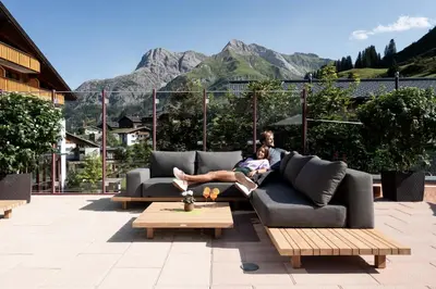 Ein allgemeiner Bergblick oder ein Berglick von des Hotels aus