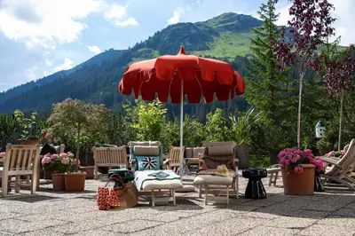 Ein allgemeiner Bergblick oder ein Berglick von des Hotels aus