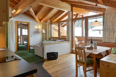 Ein Sitzbereich in der Unterkunft Fürmesli Appartements