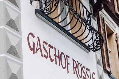 Das Gebäude in dem sich das Gasthaus befindet