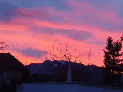 Ein allgemeiner Bergblick oder ein Berglick von der Ferienwohnung aus