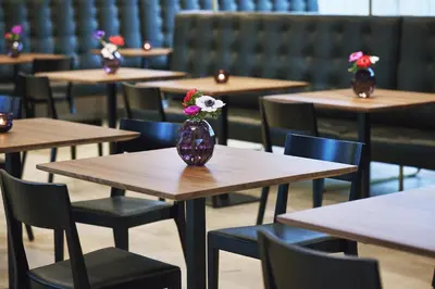 Ein Restaurant oder anderes Speiselokal in der Unterkunft Hotel am See