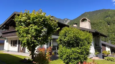 Ein allgemeiner Bergblick oder ein Berglick von der Ferienwohnung aus