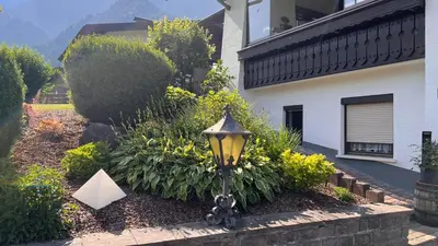 Ein Garten an der Unterkunft Haus Ganahl