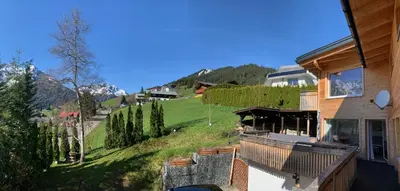 Ein allgemeiner Bergblick oder ein Berglick von der Ferienwohnung aus