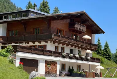 Das Gebäude in dem sich die Ferienwohnung befindet