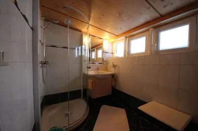 Ein Badezimmer in der Unterkunft Hotel Garni Lärchenhof