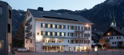 Ein allgemeiner Bergblick oder ein Berglick von des Hotels aus