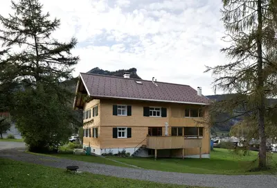 Das Gebäude in dem sich die Ferienwohnung befindet