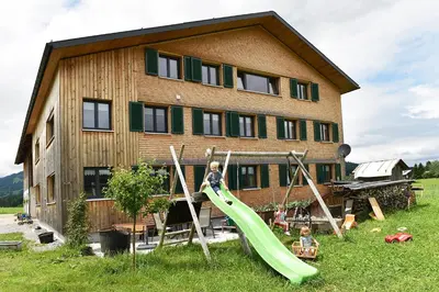 Ein Garten an der Unterkunft Bauernhof Feurstein