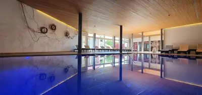 Der Swimmingpool an oder in der Nähe von Hotel Krone Langenegg
