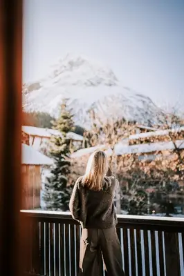 Ein allgemeiner Bergblick oder ein Berglick von des Hotels aus