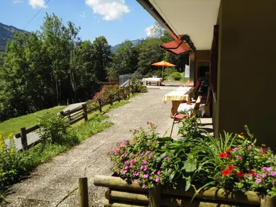 Ein allgemeiner Bergblick oder ein Berglick von der Pension aus