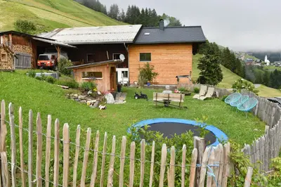 Ein Garten an der Unterkunft Bergerhof Fontanella