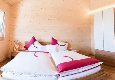 Ein Bett oder Betten in einem Zimmer der Unterkunft Ferienwohnung Sinz