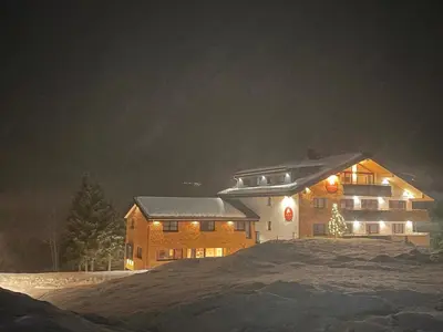 Das Gebäude in dem sich das Hotel befindet