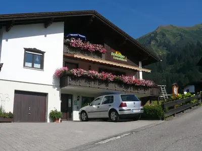 Ein allgemeiner Bergblick oder ein Berglick von der Ferienwohnung aus