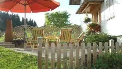 Ein Garten an der Unterkunft Haus Dreiländerblick
