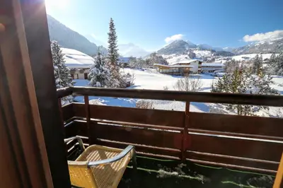Ein allgemeiner Bergblick oder ein Berglick von der Pension aus