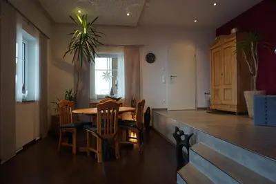 Ein Sitzbereich in der Unterkunft Ferienwohnung Bergblick