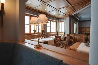 Ein Sitzbereich in der Unterkunft Hotel Acerina Superior