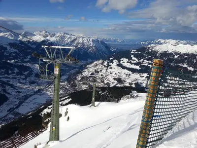 Ein allgemeiner Bergblick oder ein Berglick von der Ferienwohnung aus